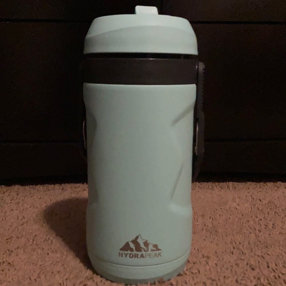 64oz Hydrapeak water bottle